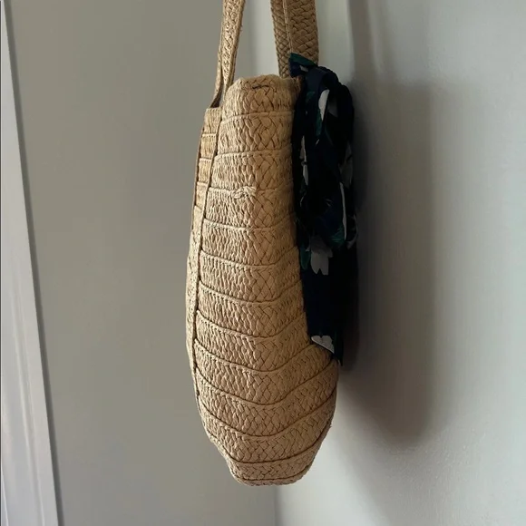 Draper James Everyday Straw Tote Bag - Picture 4 of 8